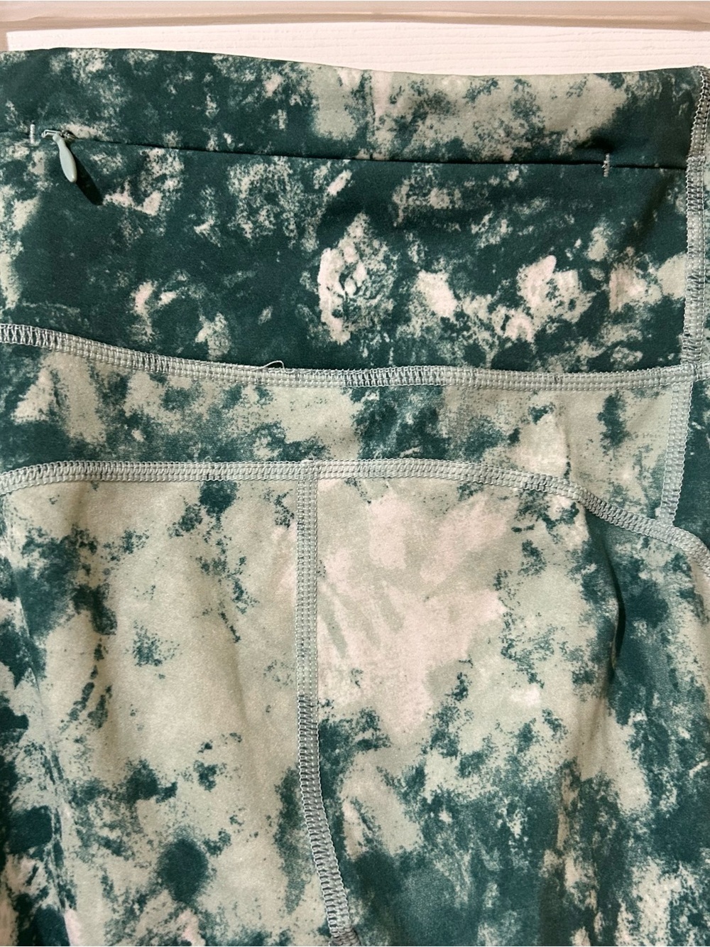 Sweaty Betty Leggings 7/8 Teal White Marble Print Workout Athletic Sz Med - Picture 7 of 8